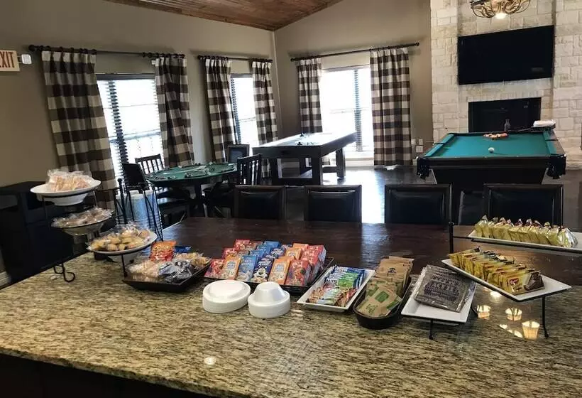 Hotelli The Lodge At Kenedy