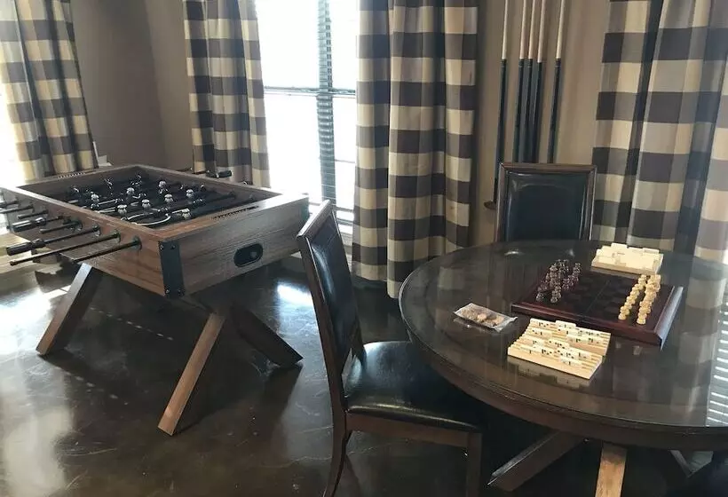 Hotelli The Lodge At Kenedy