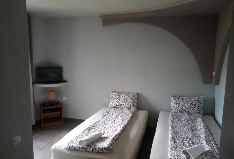 ペンション Dariya Guest House