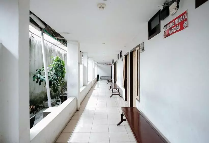 پانسیون Reddoorz Near Tugu Pers Jambi