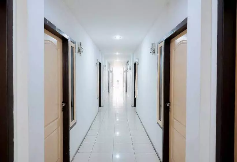 پانسیون Reddoorz Near Tugu Pers Jambi