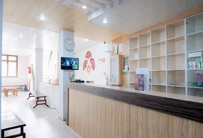 پانسیون Reddoorz Near Tugu Pers Jambi