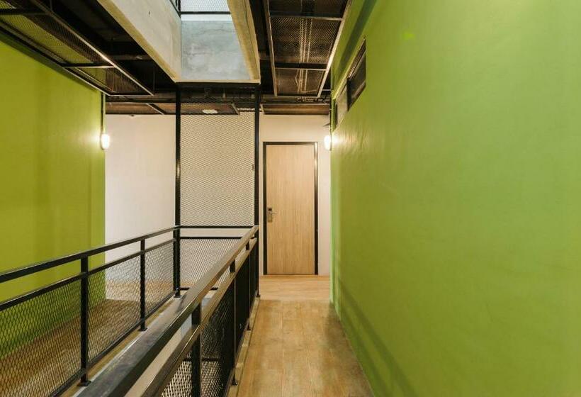 بنسيون Urbanview Caverna Gandaria By Reddoorz