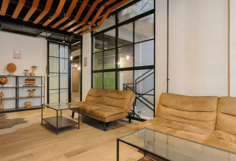 Majatalo Urbanview Caverna Gandaria By Reddoorz