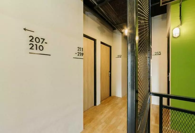 Majatalo Urbanview Caverna Gandaria By Reddoorz