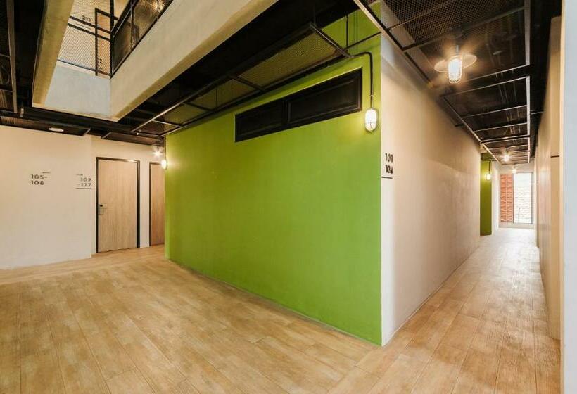 بنسيون Urbanview Caverna Gandaria By Reddoorz