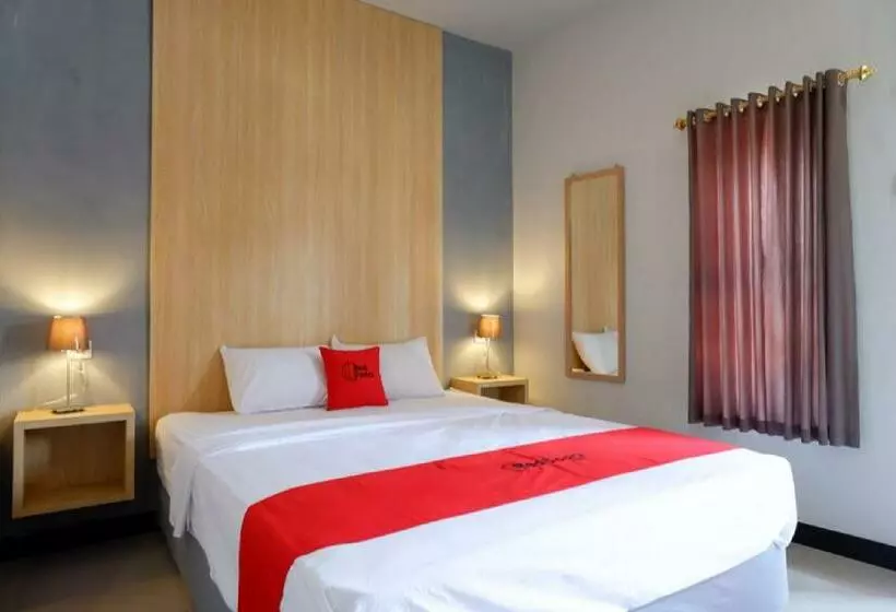 ペンション Reddoorz Syariah Near Alun Alun Tegal