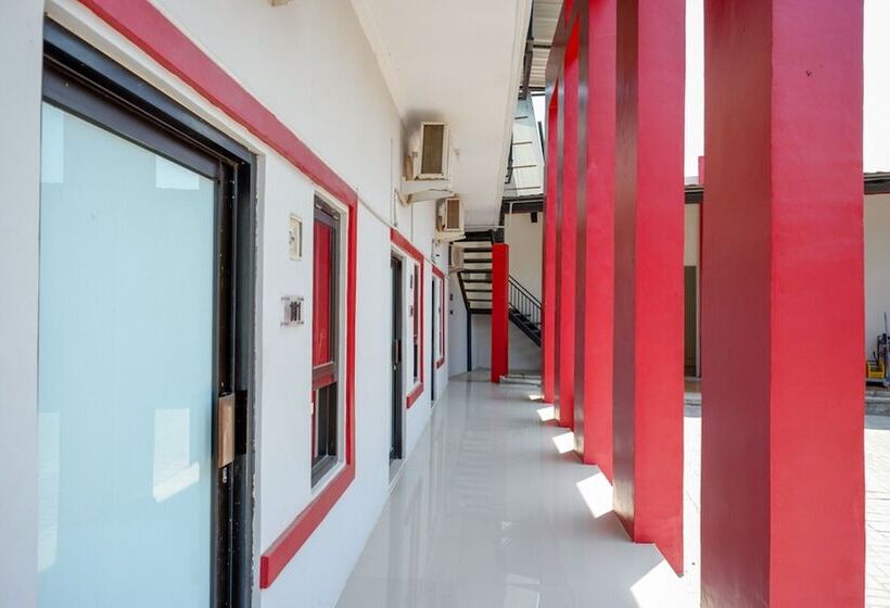 بنسيون Reddoorz Syariah Near Alun Alun Tegal