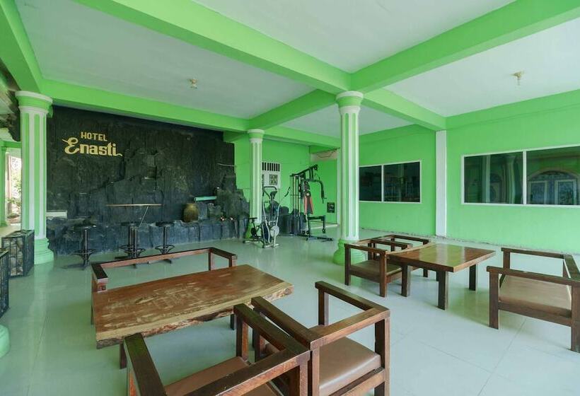 Reddoorz Syariah Hotel Enasti Berastagi