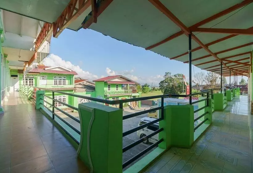 Reddoorz Syariah Hotel Enasti Berastagi