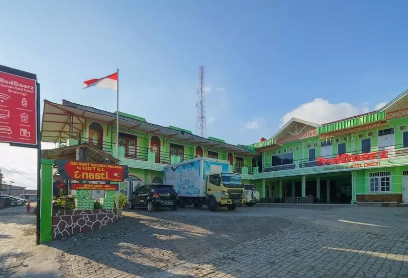 Reddoorz Syariah Hotel Enasti Berastagi