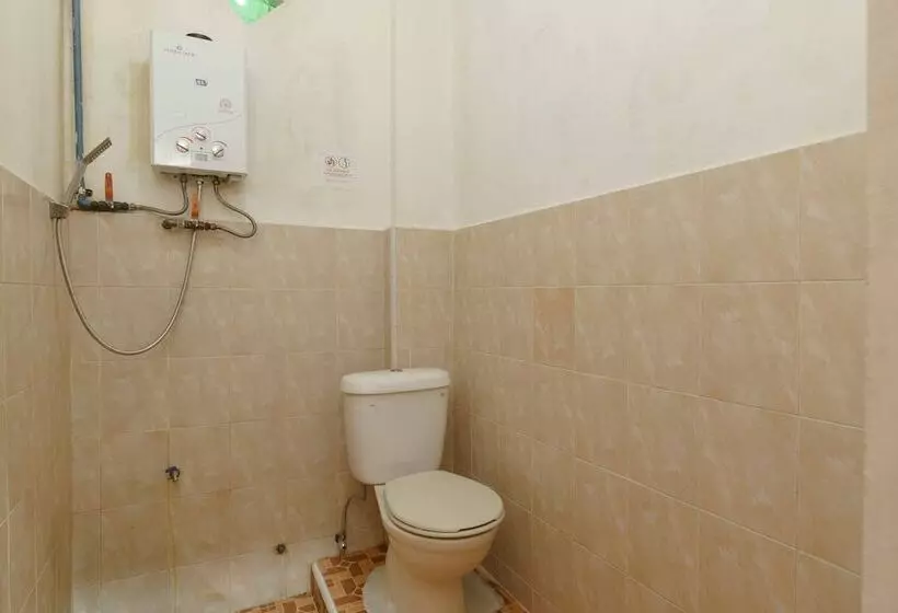 Reddoorz Syariah Hotel Enasti Berastagi