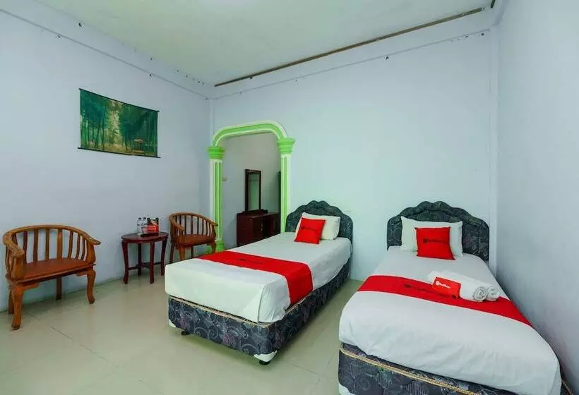 Reddoorz Syariah Hotel Enasti Berastagi