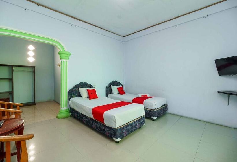Reddoorz Syariah Hotel Enasti Berastagi