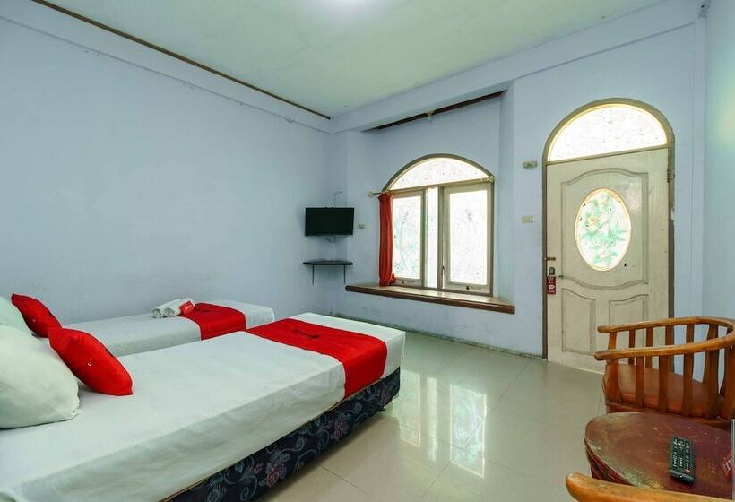 Reddoorz Syariah Hotel Enasti Berastagi