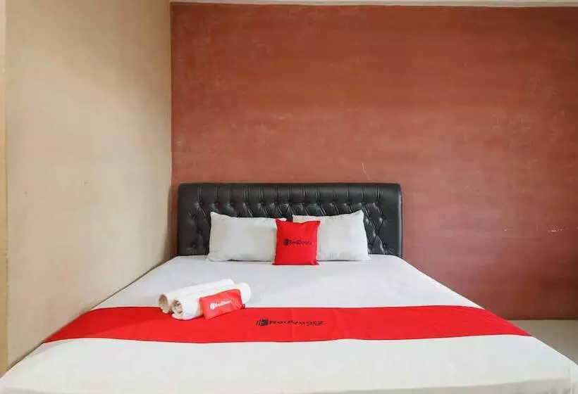 Reddoorz Syariah Hotel Enasti Berastagi