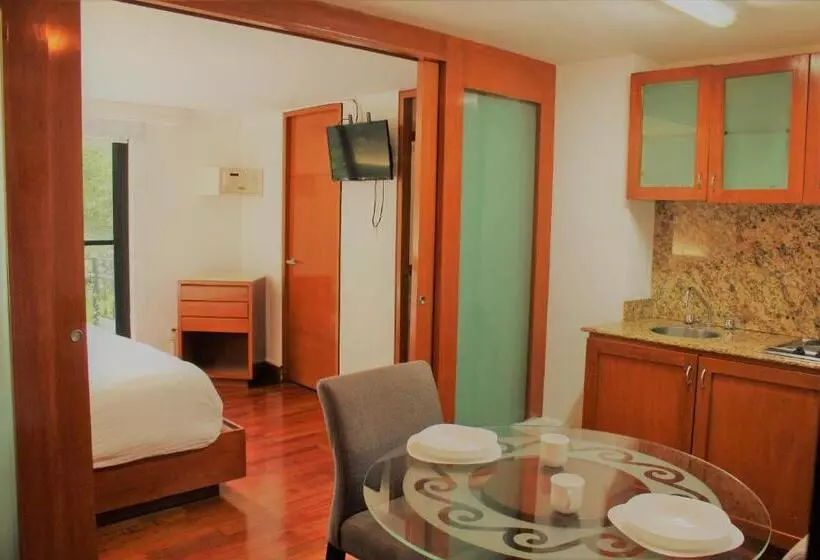 Condesa Suites