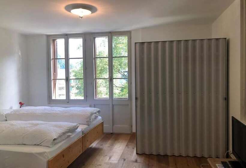 בית מלון כפרי Krone Budget