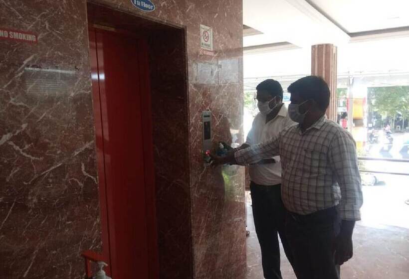 ホテル Shiva Residency