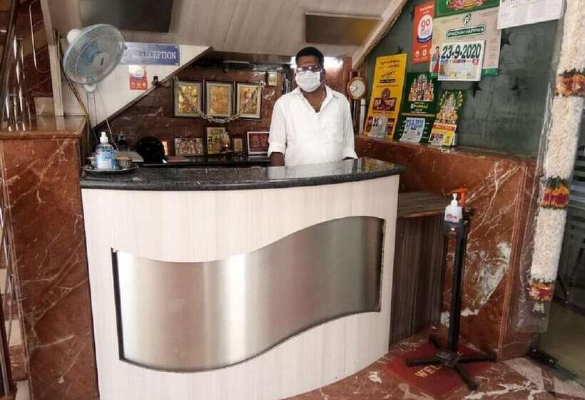 ホテル Shiva Residency