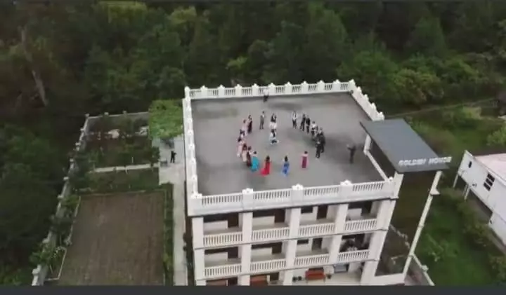 پانسیون Golden House