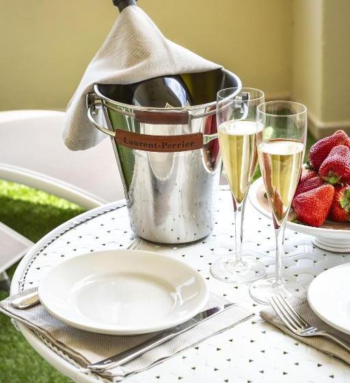 פנסיון Luxury Rooms & Suites