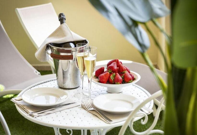 פנסיון Luxury Rooms & Suites