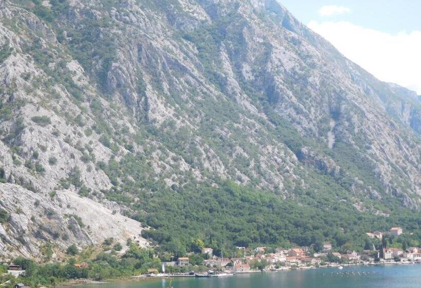 پانسیون Villa Aronija