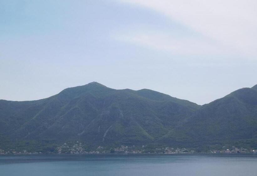 پانسیون Villa Aronija