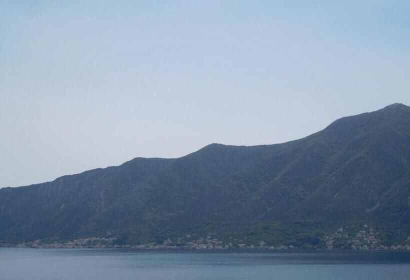 پانسیون Villa Aronija