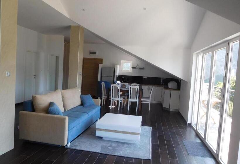 پانسیون Villa Aronija