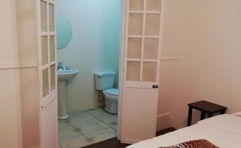 ユースホステル Casa Mayela Guest House