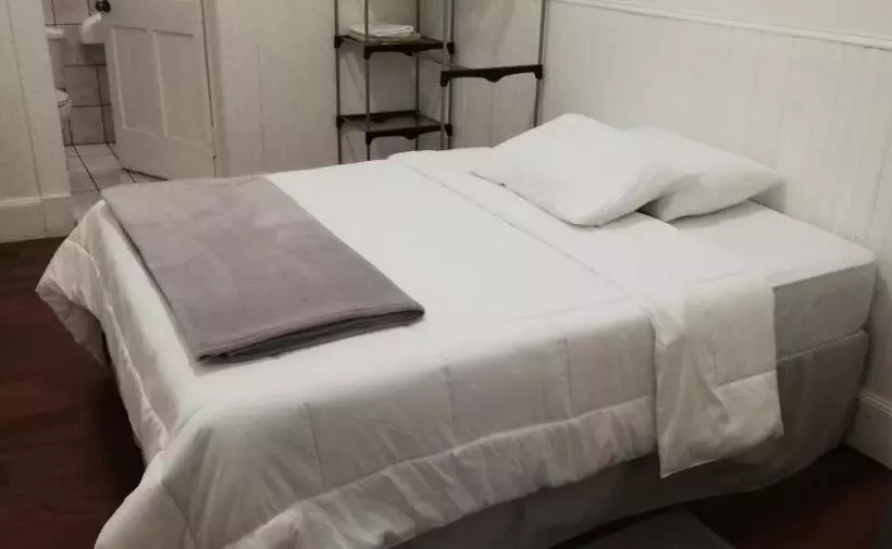 ユースホステル Casa Mayela Guest House