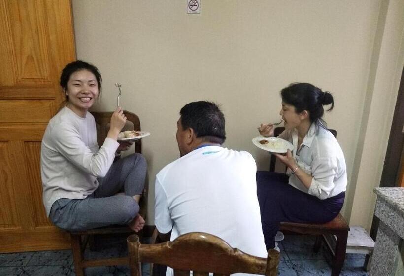 هاستل Kantawan House