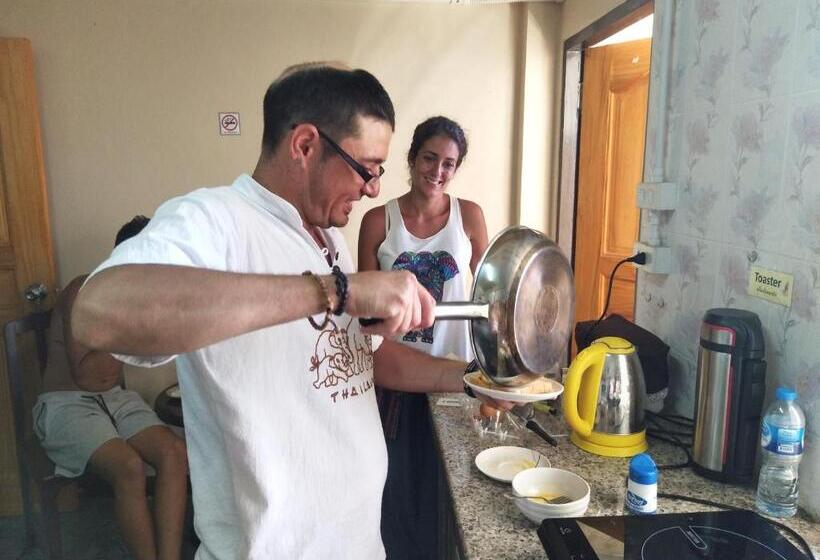 هاستل Kantawan House