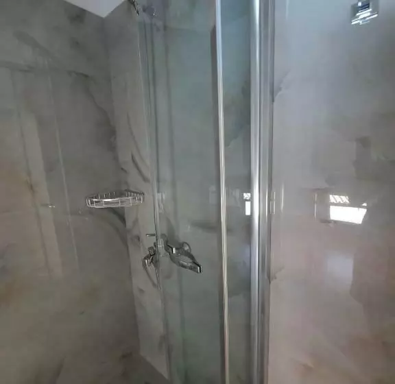 تختخواب و صبحانه Guesthouse Pelivani