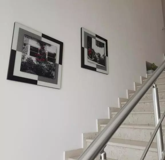 تختخواب و صبحانه Guesthouse Pelivani