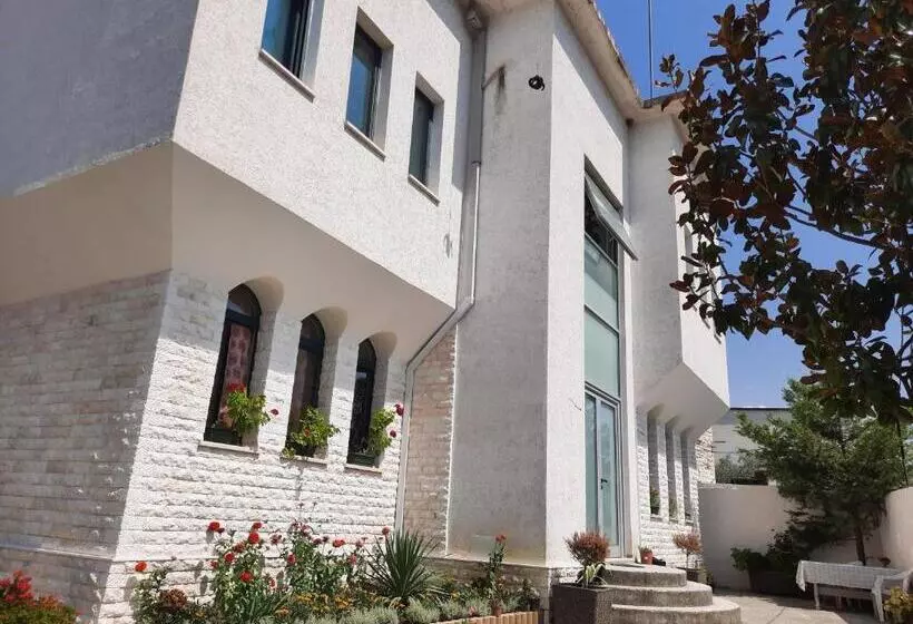 تختخواب و صبحانه Guesthouse Pelivani