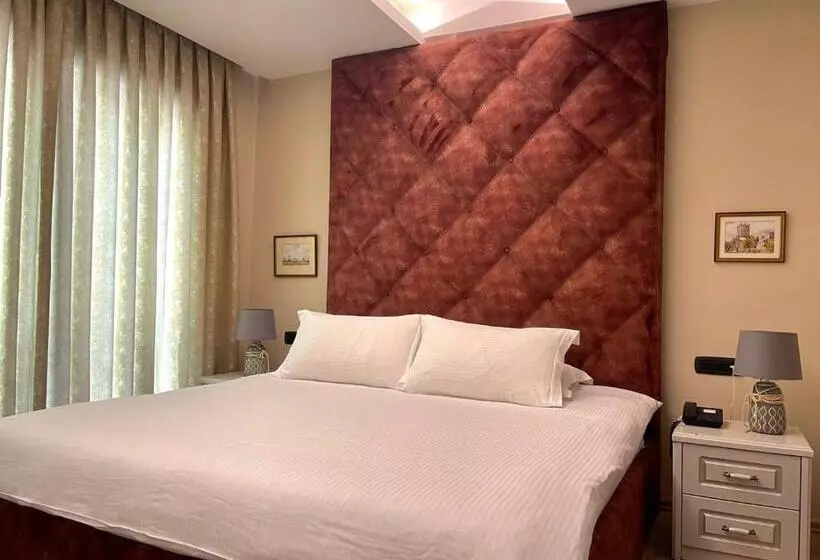 تختخواب و صبحانه Vila Shard Boutique