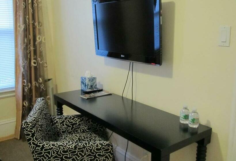 Bowers House Bed And Breakfast