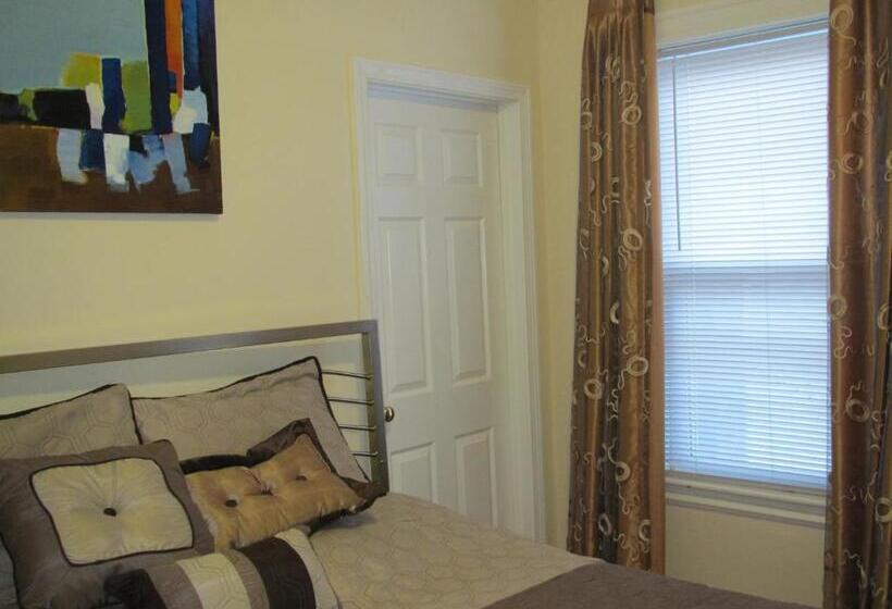 Bowers House Bed And Breakfast