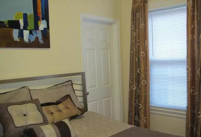 Bowers House Bed And Breakfast