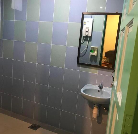 בית מלון כפרי Seri Kangsar Kk