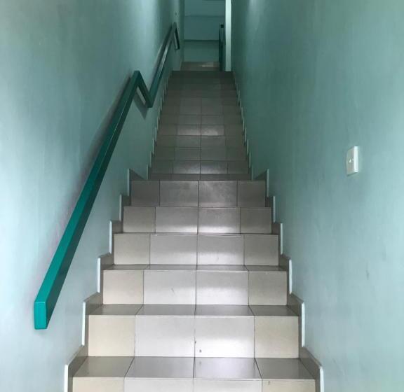 בית מלון כפרי Seri Kangsar Kk