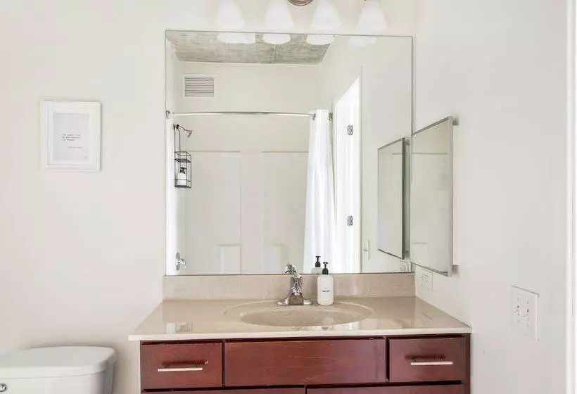 Kasa South Loop Chicago