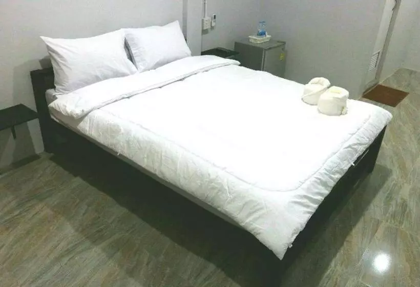モーテル Narisara Korat Resort