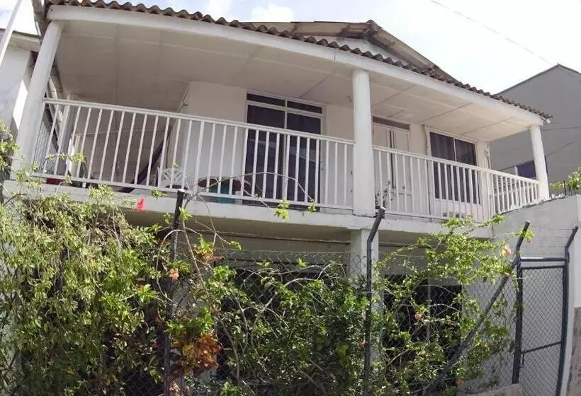 پانسیون Marmows Place