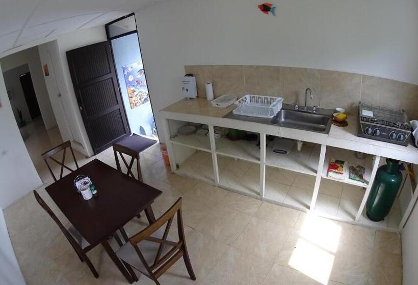 پانسیون Marmows Place