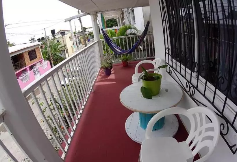 پانسیون Marmows Place