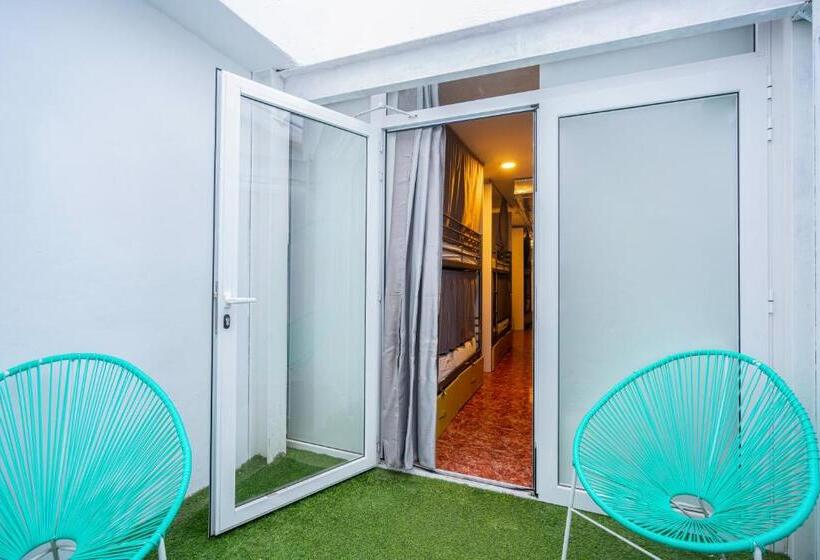 הוסטל Casa Barcelo Camp Nou Barcelona